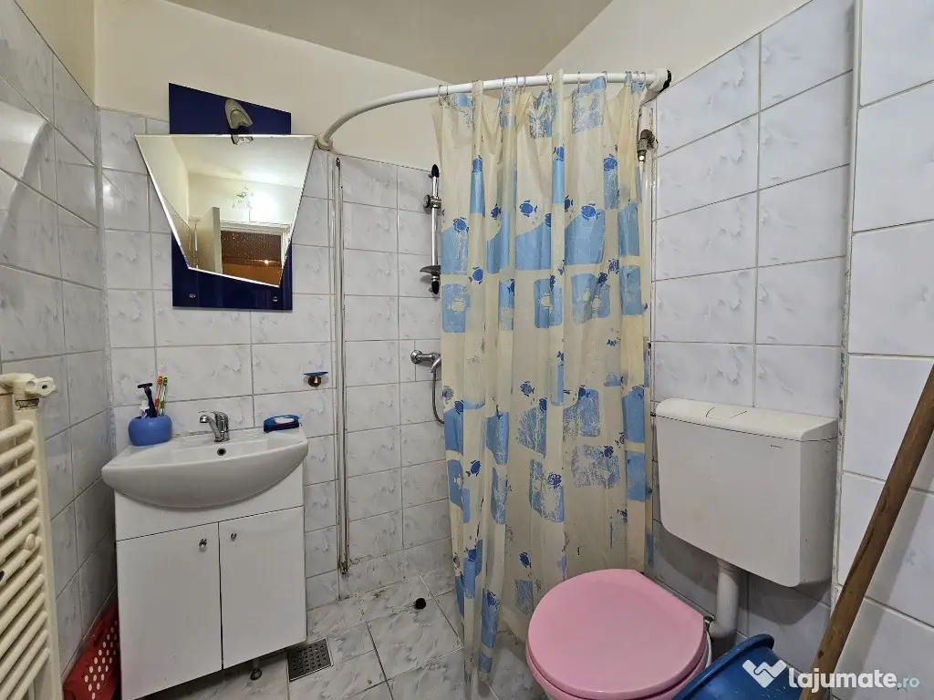 Apartament 4 camere,2 bai,2 balcoane,etaj 2