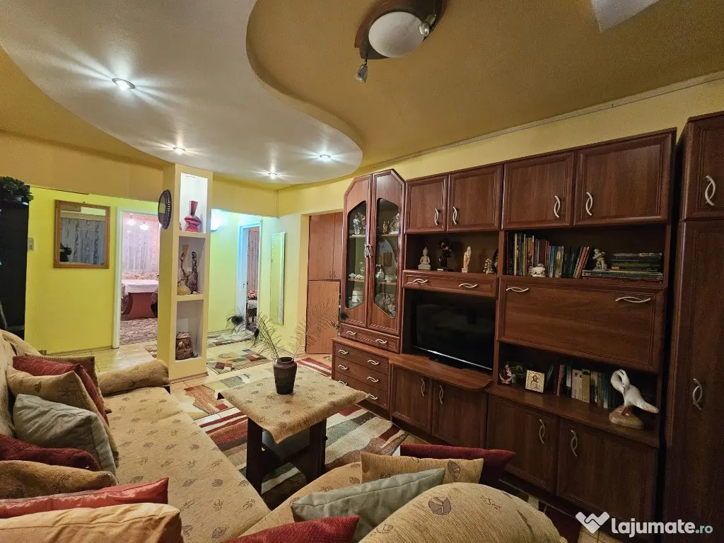 Apartament 4 camere,2 bai,2 balcoane,etaj 2