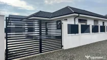Casă spațioasă de vanzare, cu 4 camere, 120 mp, zona Unir