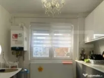 Apartament de vanzare 3 camere decomandat, zona Micro 16