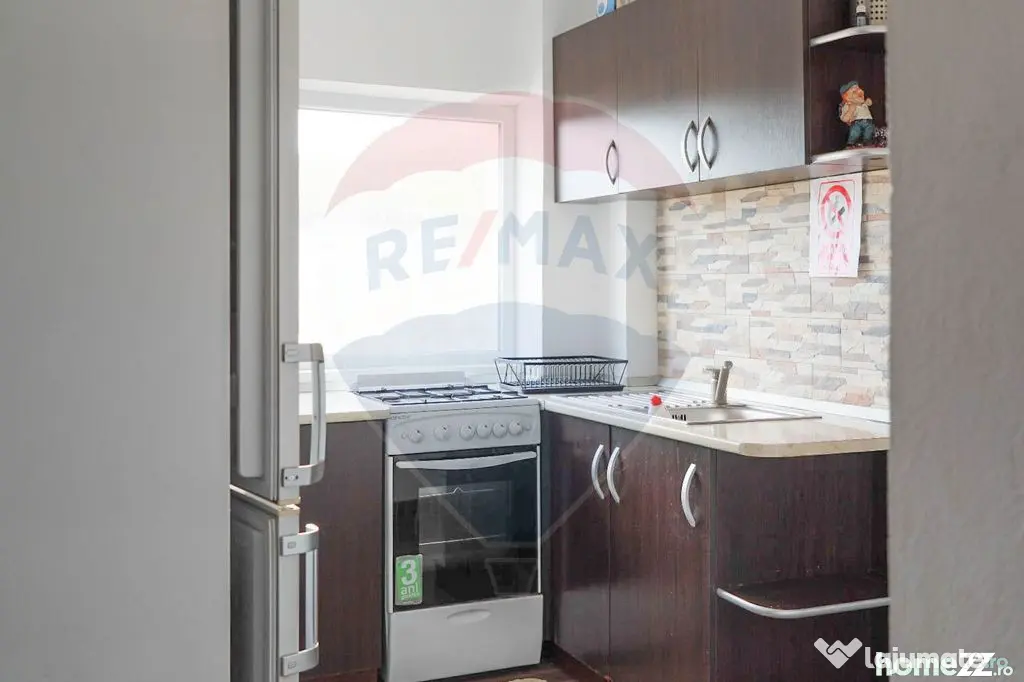 Casă de vânzare zona Bratca, 5 camere, 12 375 teren
