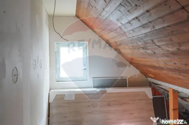 Casă de vânzare zona Bratca, 5 camere, 12 375 teren