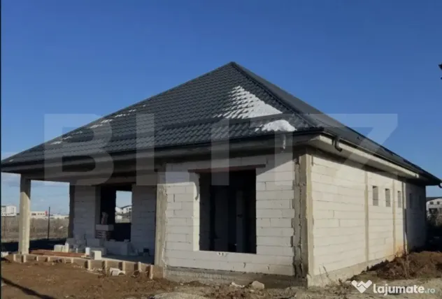 Casa la roșu pe parter, 3 camere, 146 mp, cu toate utilitat