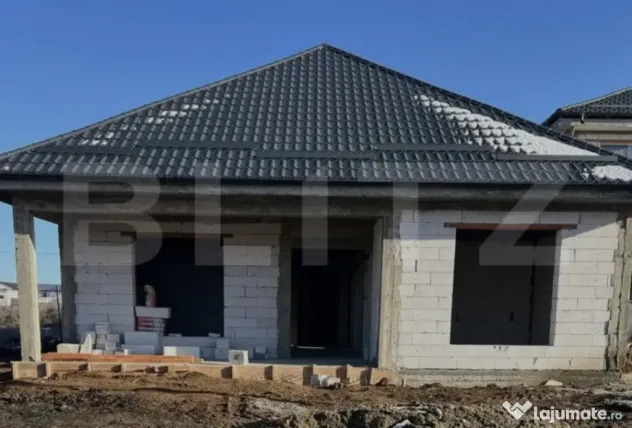 Casa la roșu pe parter, 3 camere, 146 mp, cu toate utilitat