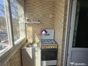 1 camera dintr-un apartament cu 3 camere. 