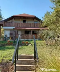 Casa deosebita cu 5 dormitoare, 115 mp, teren 2300 mp, zona