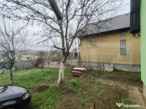 Casa cu 2 apartamente in Livezeni