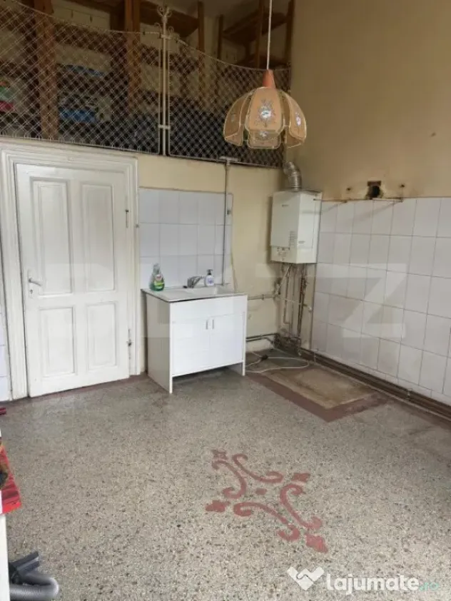Apartament cu 3 camere, 131 mp, zona Piața Mihai Viteazul