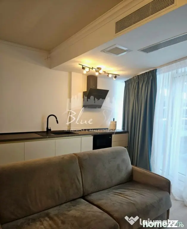Studio modern cu vedere la mare în Mamaia Nord – Bloc Whi