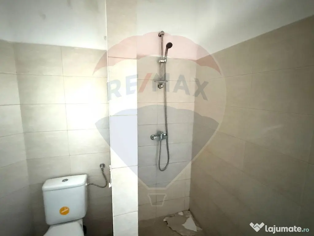 VANZARE Apartament cu 4 camere in zona Dacia