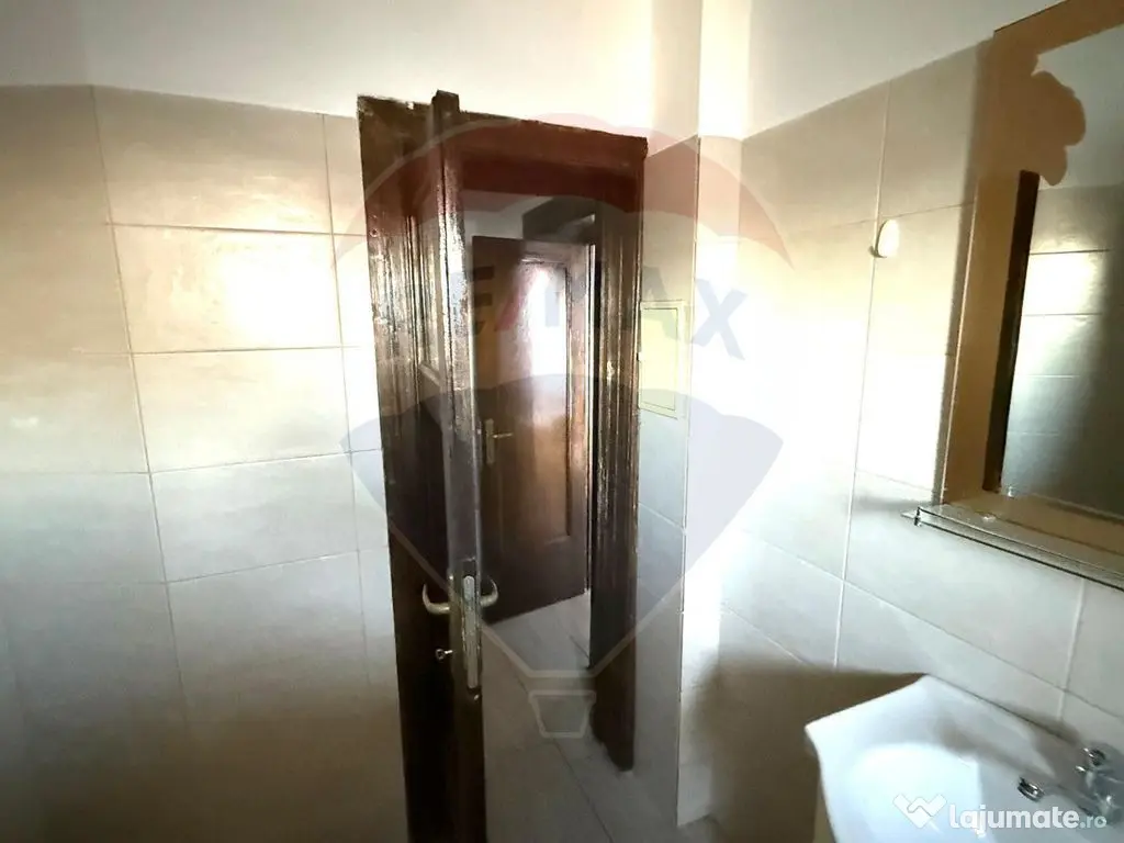 VANZARE Apartament cu 4 camere in zona Dacia