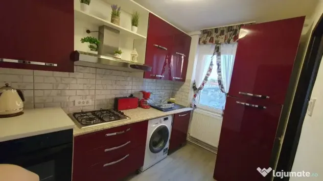 Apartament 2 camere,semidecomandat - zona Gemenii