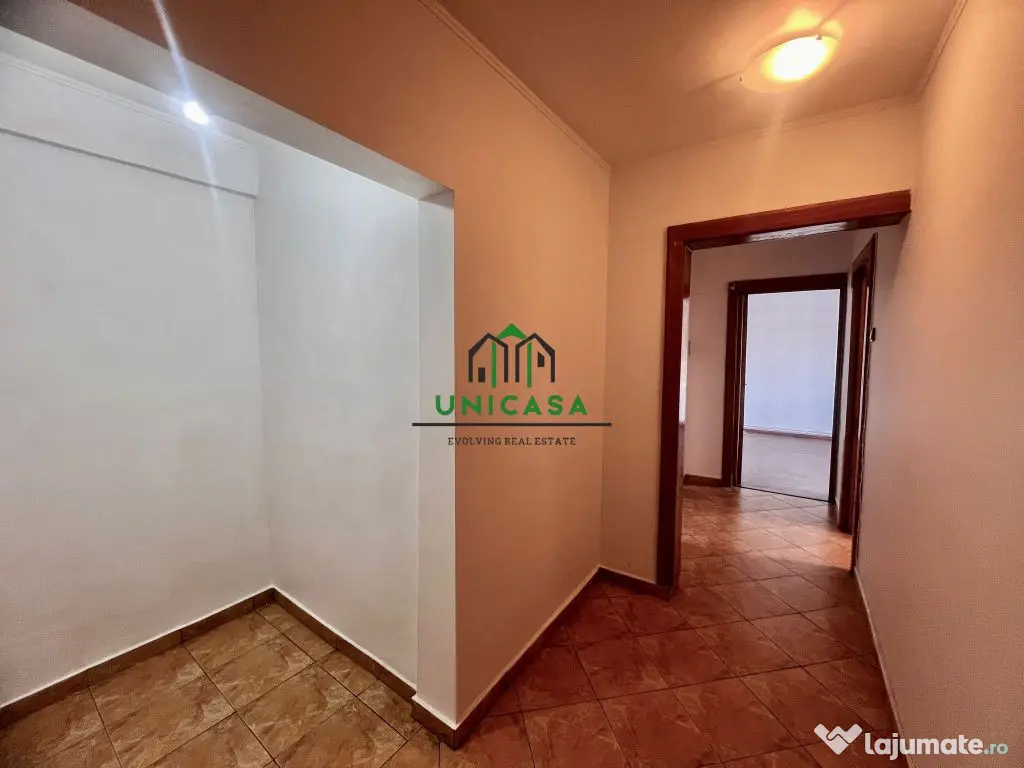 Apartament cu 3 camere de vânzare – Calea lui Traian -...
