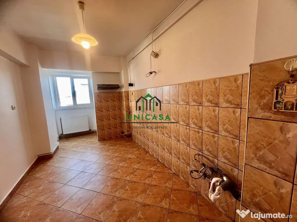 Apartament cu 3 camere de vânzare – Calea lui Traian -...