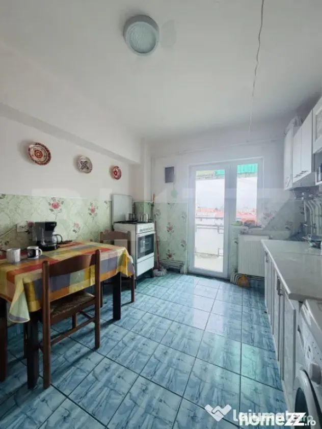 Apartament cu 4 camere, Campia Turzii, zona Centrala - Campia Turzii (Cluj)