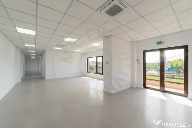 Spațiu comercial generos – 160 mp – poziție premium pe