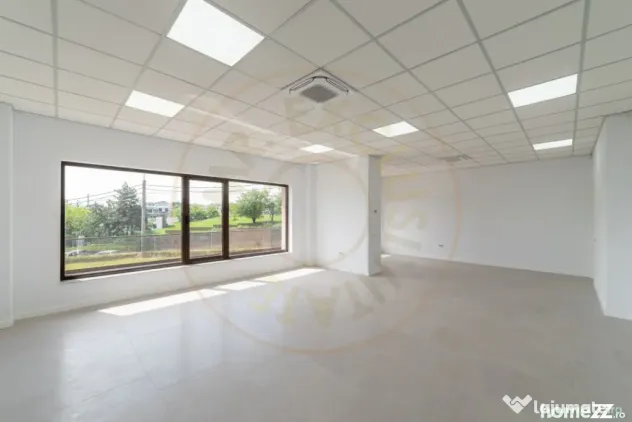 Spațiu comercial generos – 160 mp – poziție premium pe