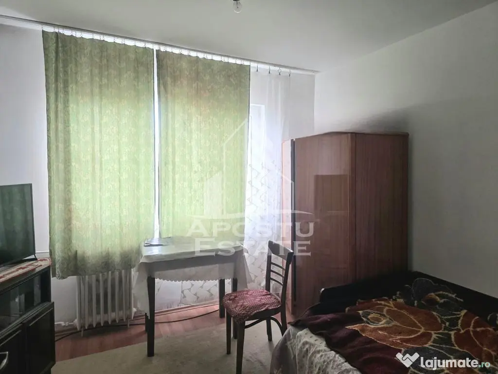Apartament cu 3 camere, de vanzare, in apropiere de Podgoria, Arad. - Arad (Arad)