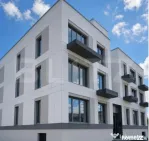 Apartament cu 4 camere 100 mp in bloc cu piscina din cartier