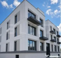 Apartament cu 4 camere 100 mp in bloc cu piscina din cartier
