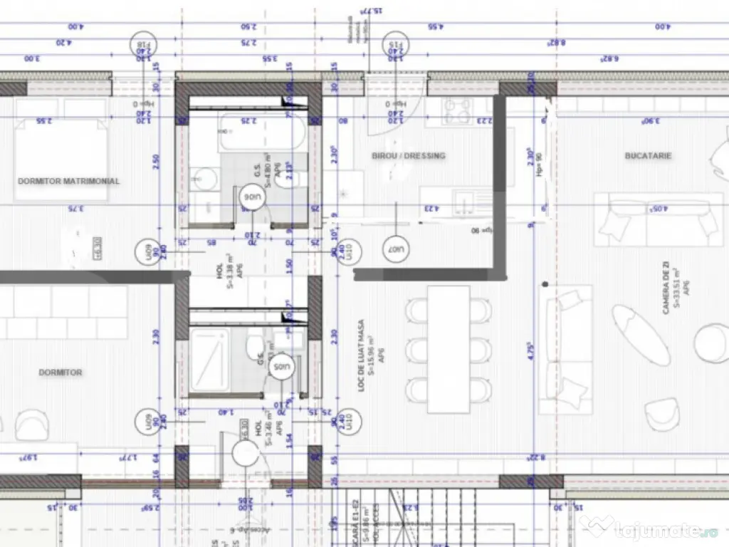 Apartament cu 4 camere 100 mp in bloc cu piscina din cartier