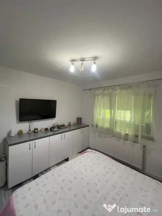 Apartament de 3 camere, 64 mp, parter, balcon, iesire gradin