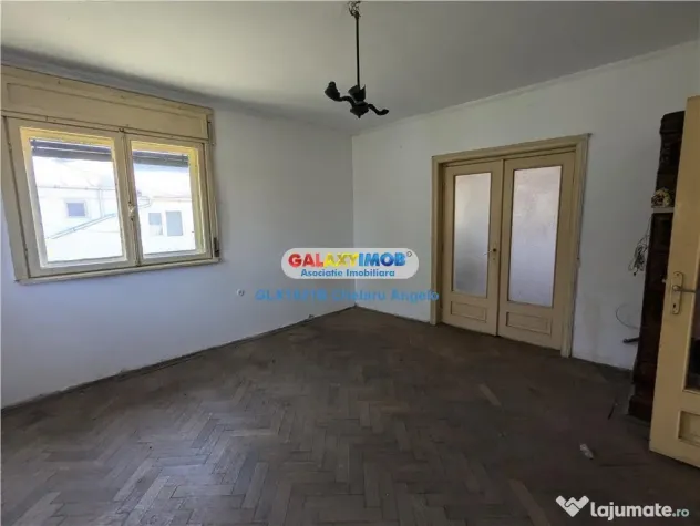 Rahova Mun#539;ii Carpa#539;i,teren 569 mp, casa 4 cam si an