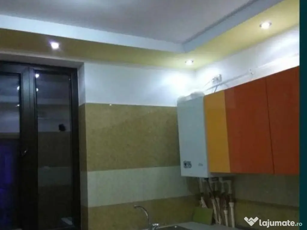 1 camera in zona Punctele Cardinale