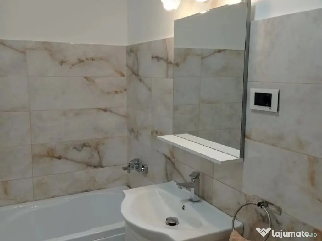 2 camera in zona Favorit