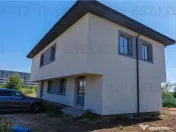 Vila individuala cuplata 5 camere, P 1 M, incalzire in pardo 