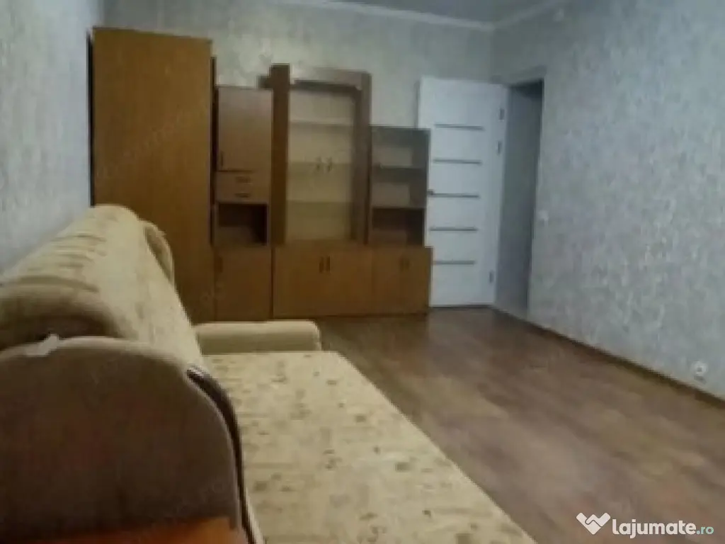 2 camere in zona Complexului Studentesc