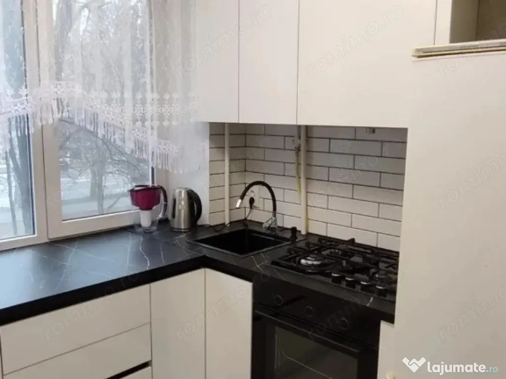 2 camere in zona Complexului Studentesc