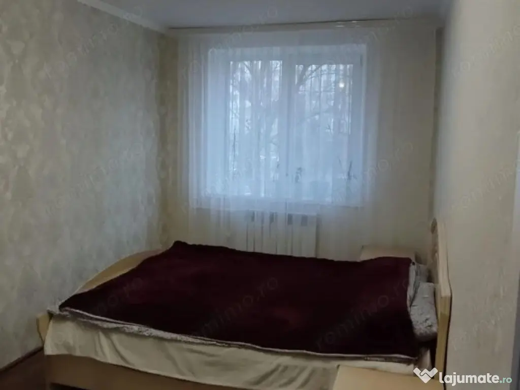 2 camere in zona Complexului Studentesc