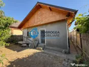 Caslita - teren 513 mp, pomi fructiferi, casa 2 camere 