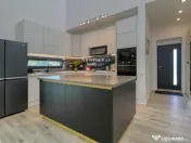 Casa cu palmieri din Corbeanca 