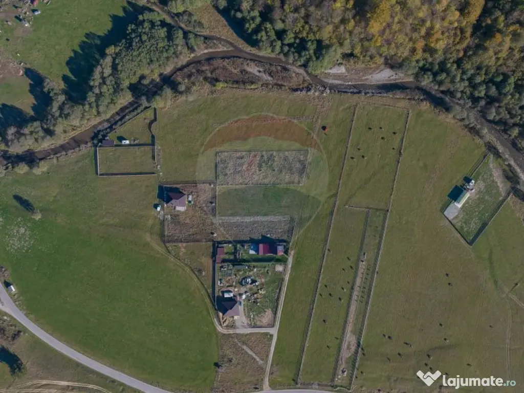 Teren cu priveliște de vis și curent trifazic – Plaiu...