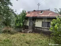 Casa batraneasca cu 2700mp teren intravilan - Broscauti