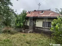 Casa batraneasca cu 2700mp teren intravilan - Broscauti