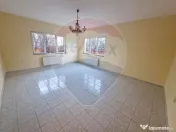 Vilă spațioasă de închiriat – 1 Mai, Piatra Neamț 