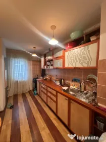Apartament 4 camere de vanzare, in zona Faleza Nord