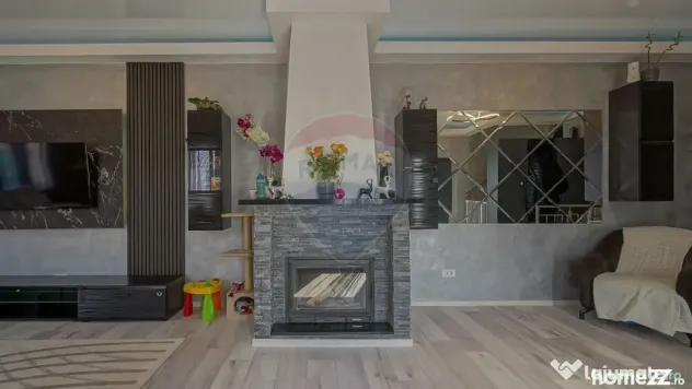 Casă / Vilă Săsească cu 6 camere de vânzare in Vulca...