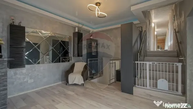 Casă / Vilă Săsească cu 6 camere de vânzare in Vulca...