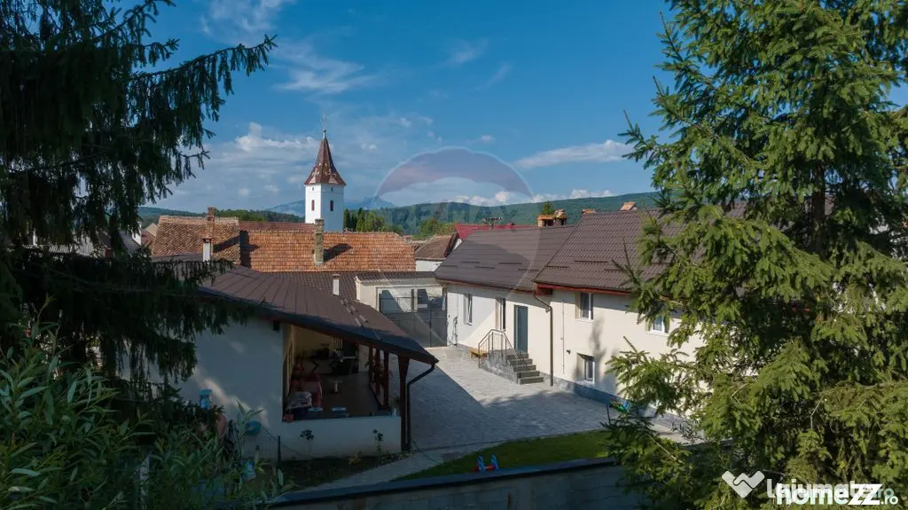 Casă / Vilă Săsească cu 6 camere de vânzare in Vulca...