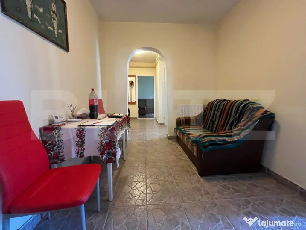 Apartament 3 camere, mobilat și utilat, etaj 1, Micro 9, pi