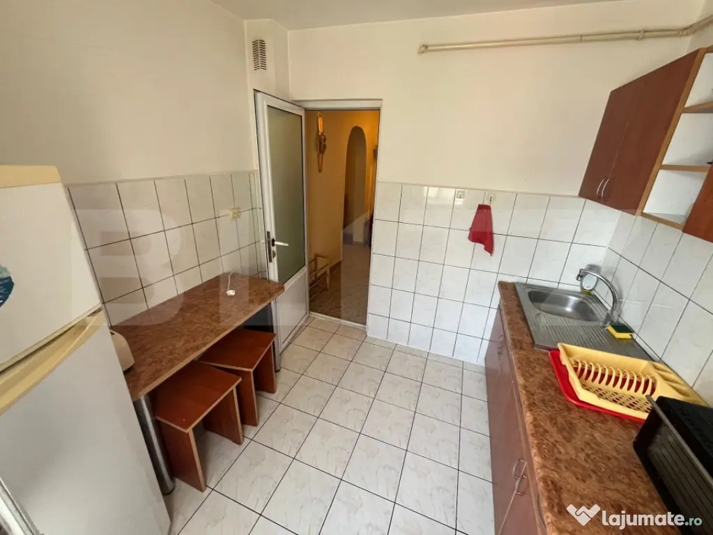 Apartament 3 camere, mobilat și utilat, etaj 1, Micro 9, pi