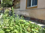 Casa batraneasca cu teren de 435mp cu utilitati si deschid 