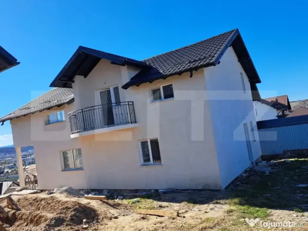 Casa cu etaj si demisol la GRI, 170 mp utili, 300 mp teren,