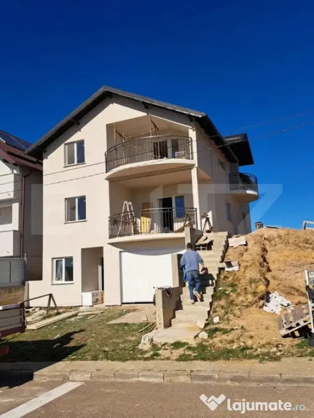Casa cu etaj si demisol la GRI, 170 mp utili, 300 mp teren,