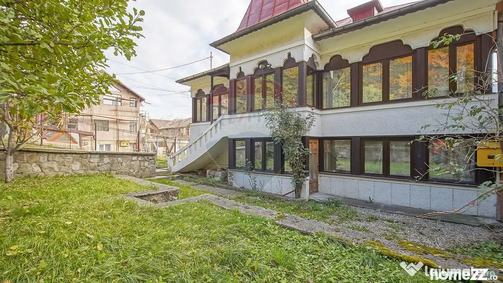 Vilă cu farmec istoric în Bușteni, pensiune sau locuin...