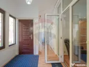 Vilă cu farmec istoric în Bușteni, pensiune sau locuin... 